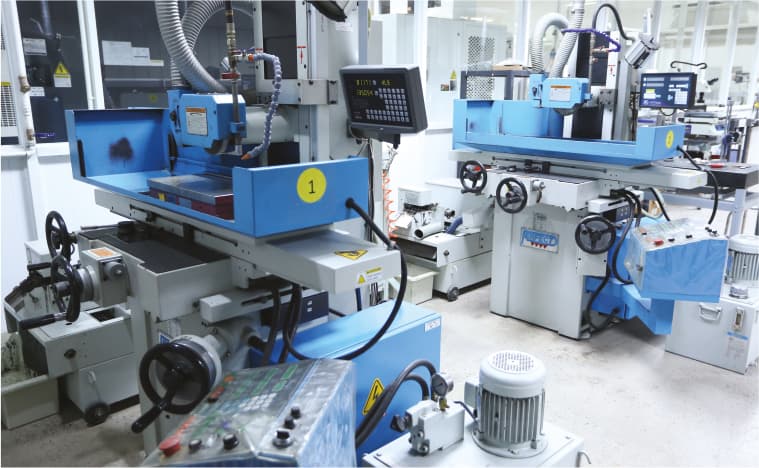 CAMV's surface and cylindrical grinding machines