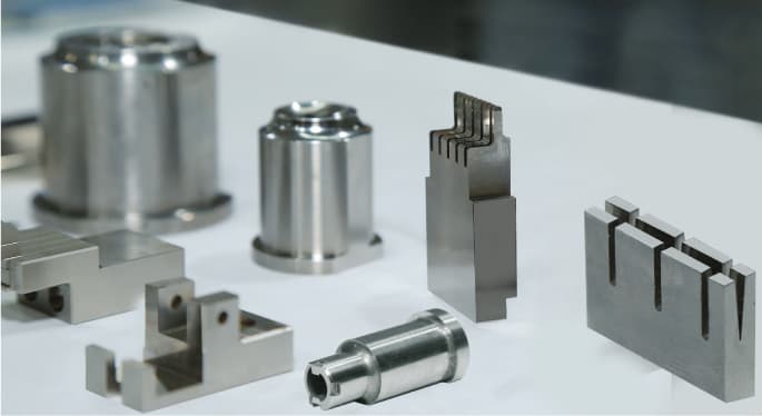 Mould inserts and die components